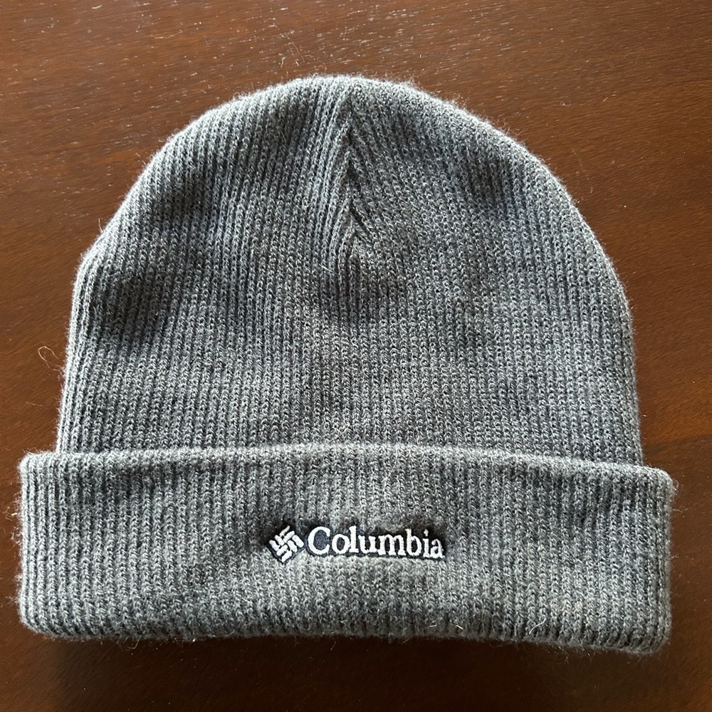 Columbia Charcoal Knit Beanie * NWOT